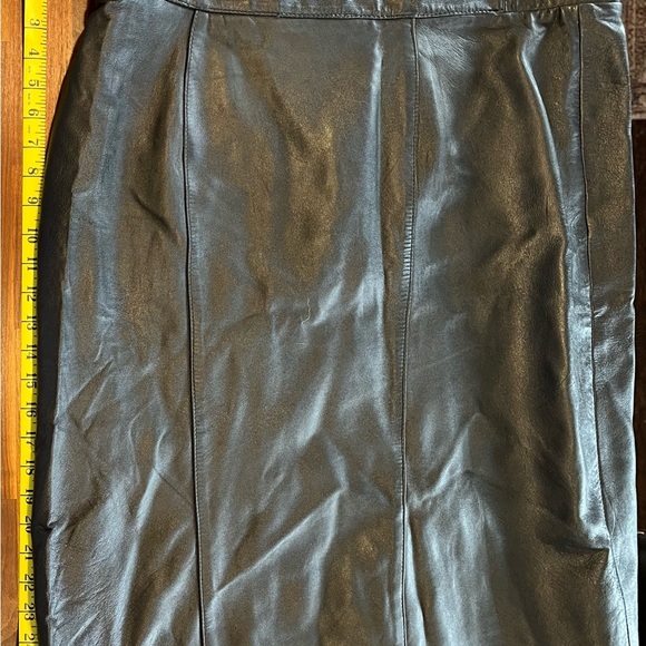 Leather skirt - Picture 3 of 7
